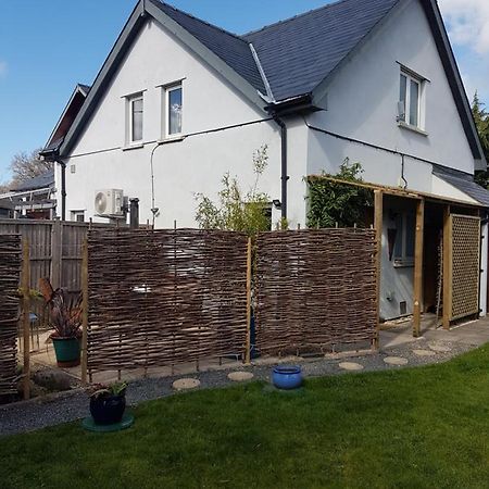 Post Office Row Apartment And Garden Crickhowell Extérieur photo