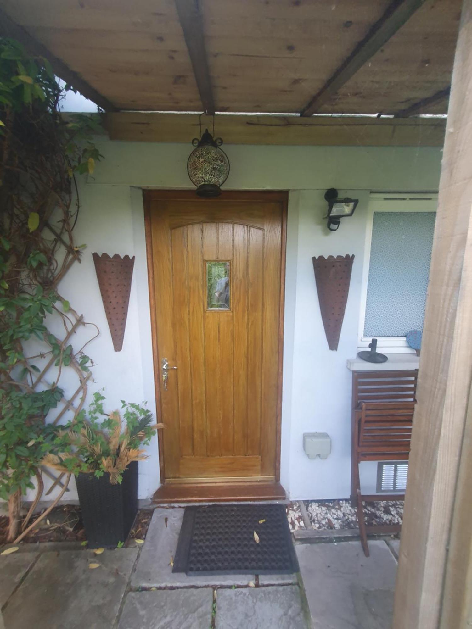 Post Office Row Apartment And Garden Crickhowell Extérieur photo
